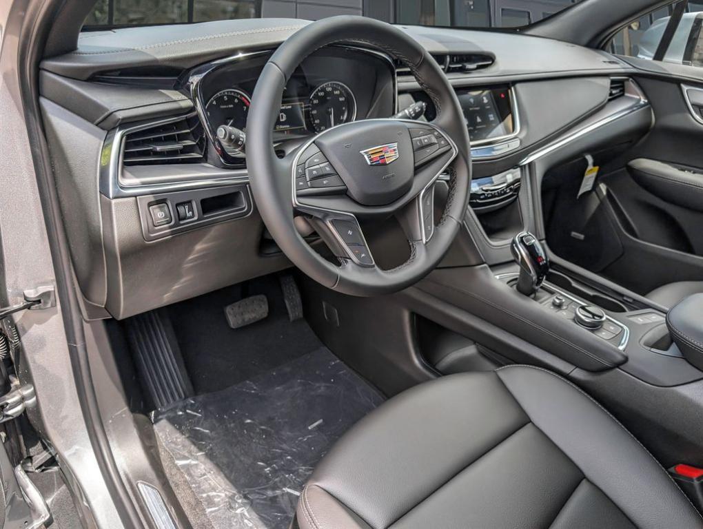 new 2025 Cadillac XT5 car, priced at $44,989