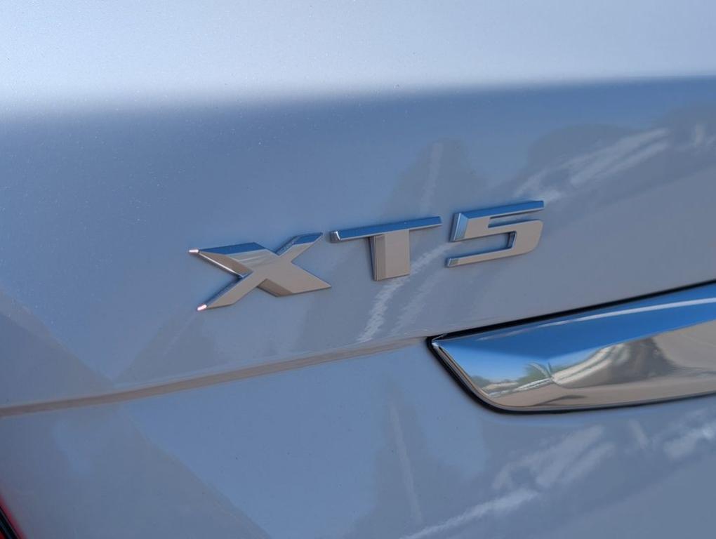new 2026 Cadillac XT5 car, priced at $50,519