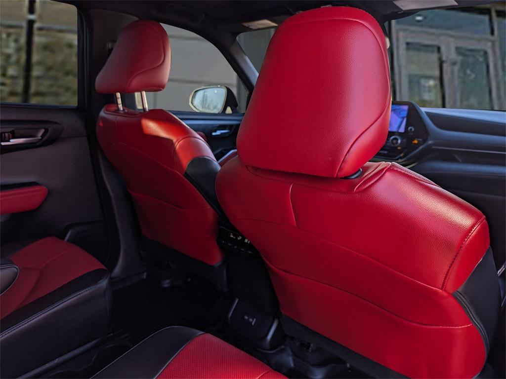 used 2023 Toyota Highlander car, priced at $38,000