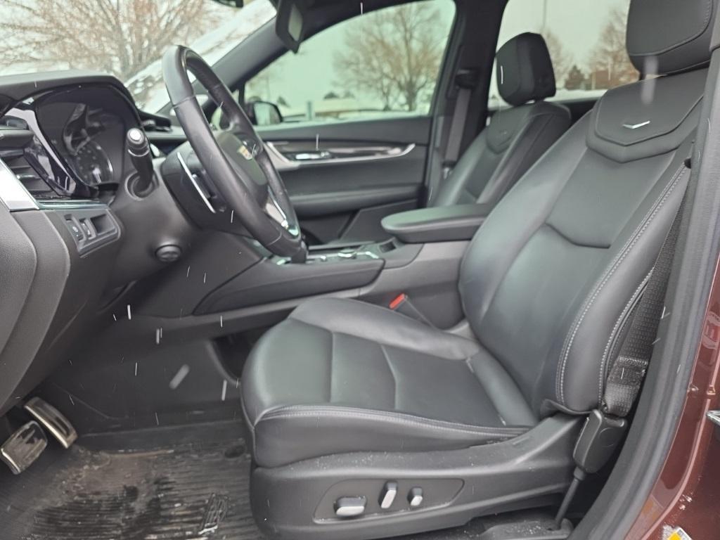 used 2023 Cadillac XT6 car, priced at $39,289