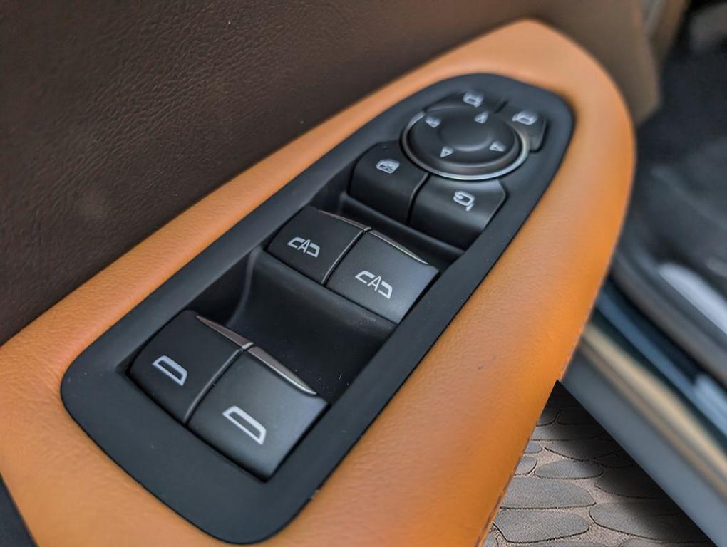 new 2025 Cadillac XT5 car, priced at $55,114