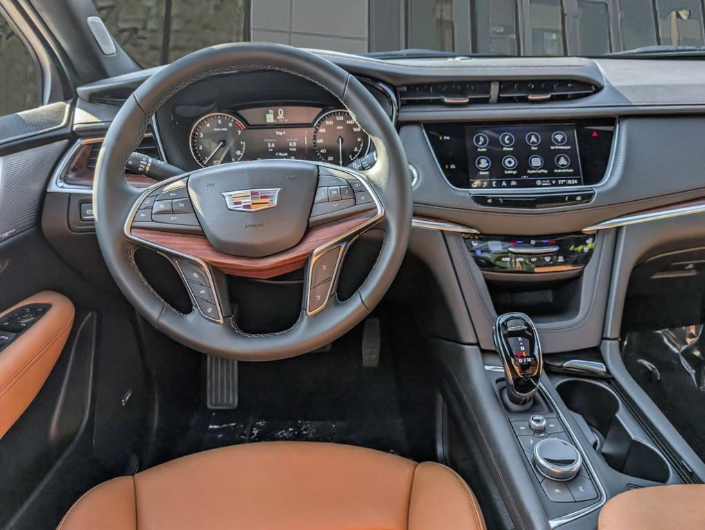 new 2025 Cadillac XT5 car, priced at $55,114
