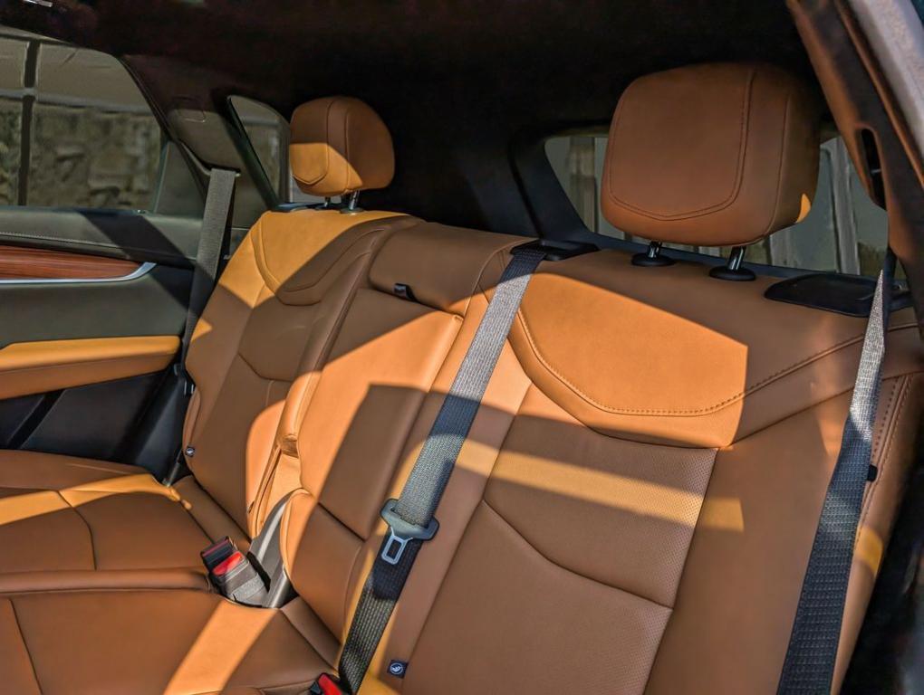 new 2025 Cadillac XT5 car, priced at $55,114