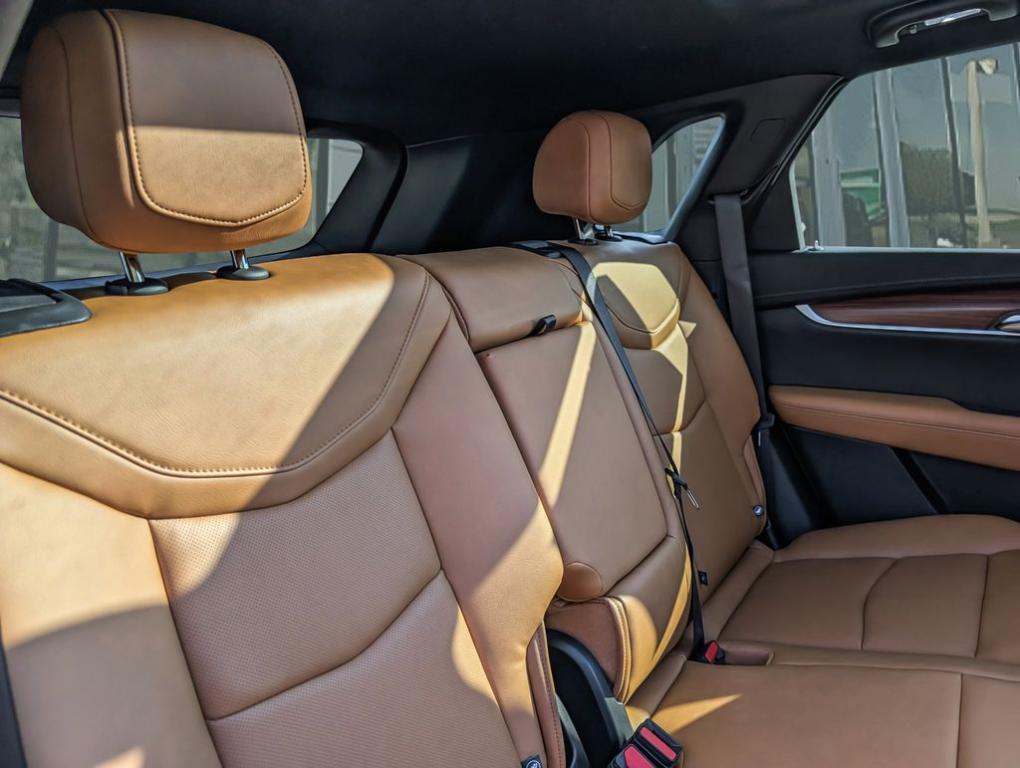 new 2025 Cadillac XT5 car, priced at $55,114