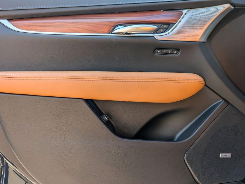 new 2025 Cadillac XT5 car, priced at $55,114