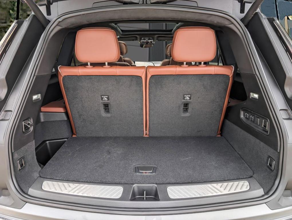 new 2026 Cadillac VISTIQ car, priced at $99,989