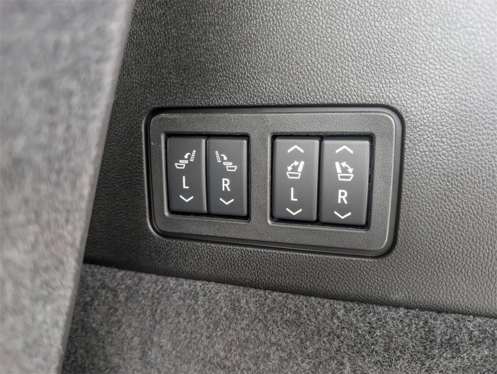 new 2025 Cadillac XT6 car, priced at $57,014