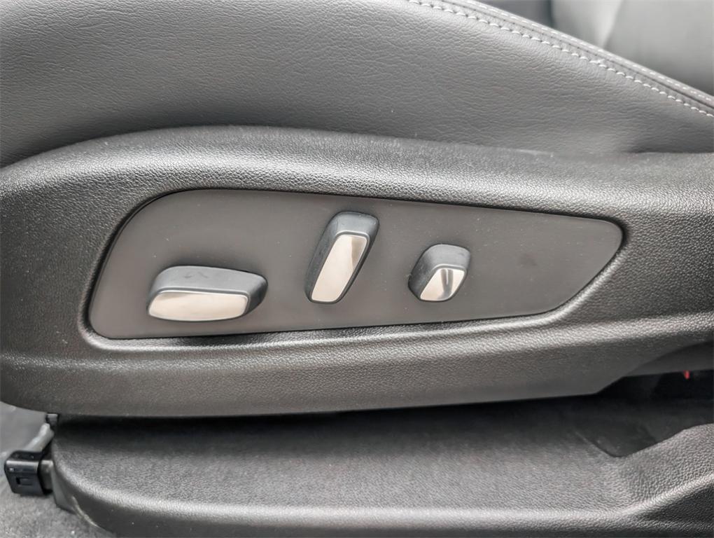 new 2025 Cadillac XT6 car, priced at $57,014