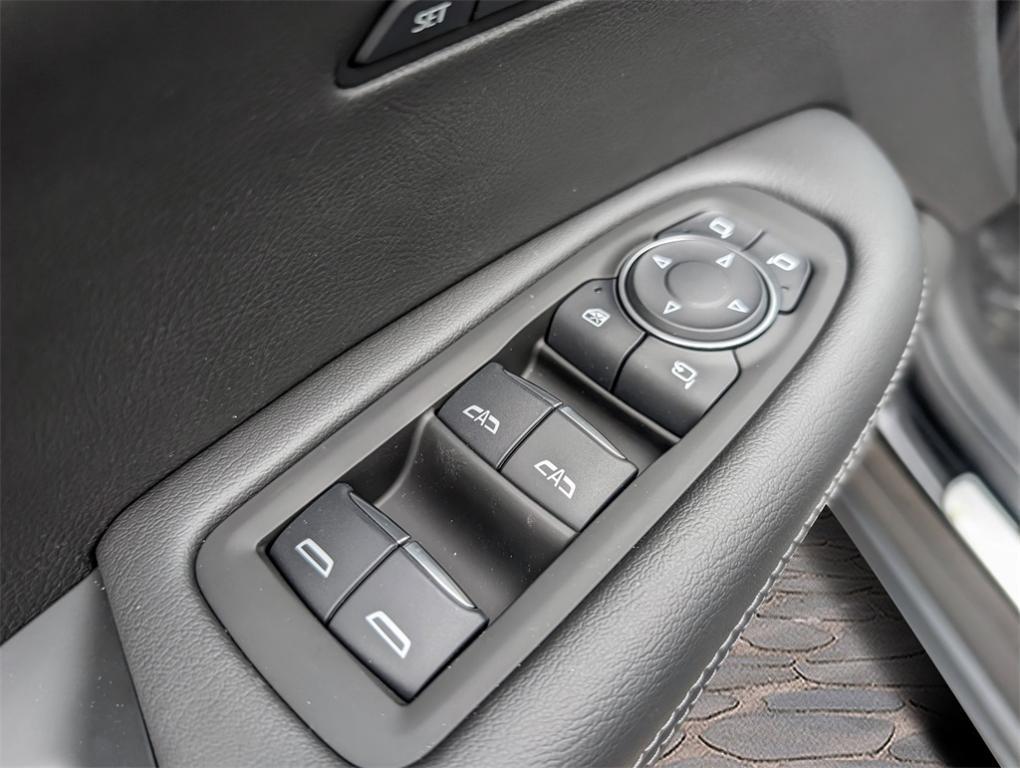 new 2025 Cadillac XT6 car, priced at $57,014