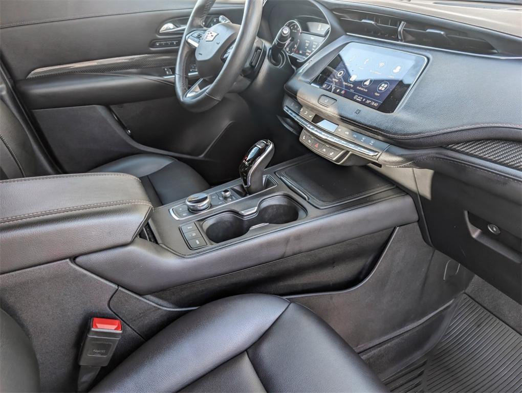 used 2021 Cadillac XT4 car, priced at $25,500