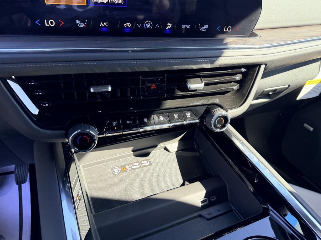 new 2025 Chevrolet Suburban car, priced at $69,772