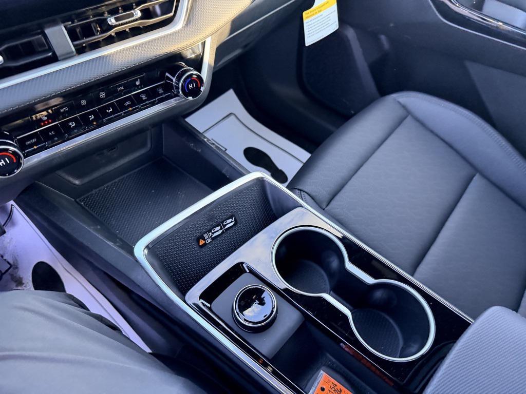 new 2026 Chevrolet Equinox car, priced at $33,096