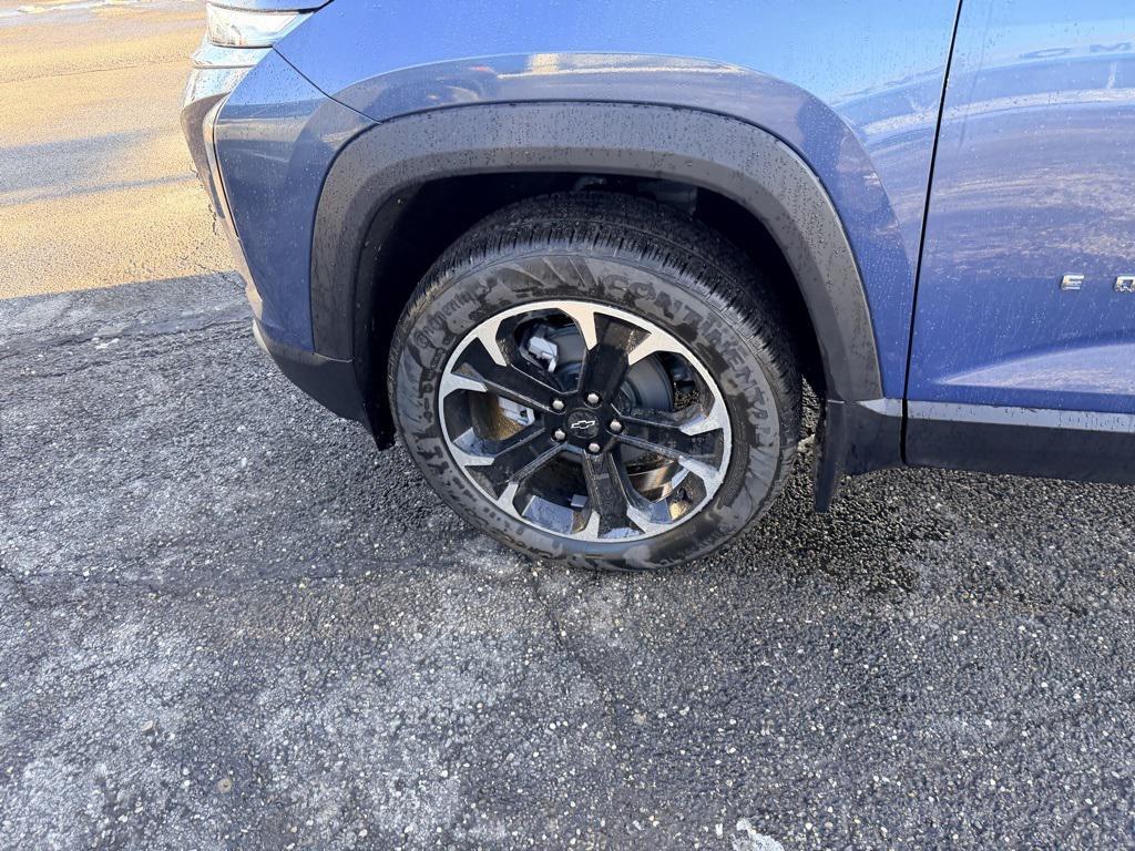 new 2026 Chevrolet Equinox car, priced at $33,096