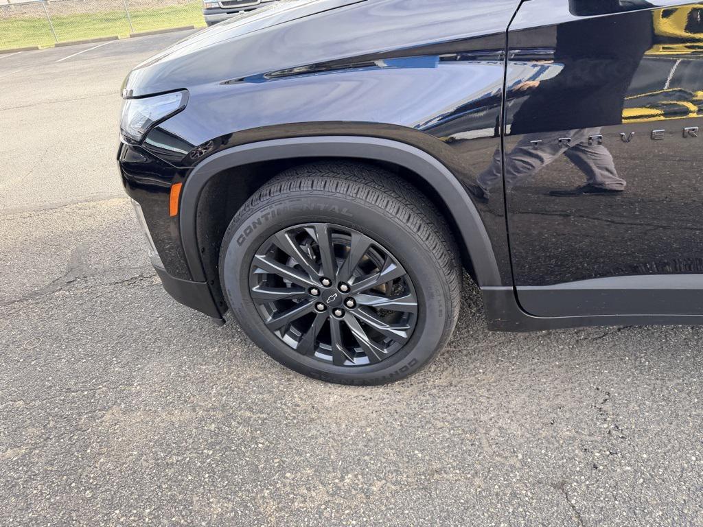 used 2023 Chevrolet Traverse car, priced at $33,142