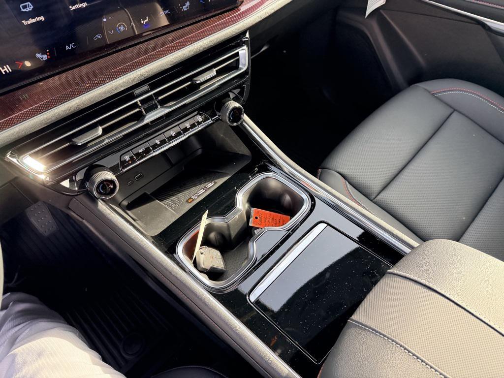 new 2026 Chevrolet Traverse car, priced at $53,601