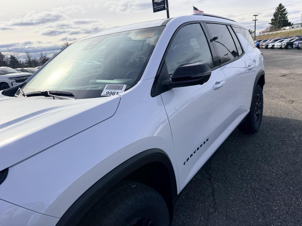 new 2026 Chevrolet Traverse car, priced at $53,601