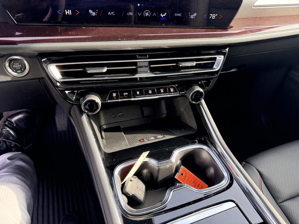 new 2026 Chevrolet Traverse car, priced at $53,601