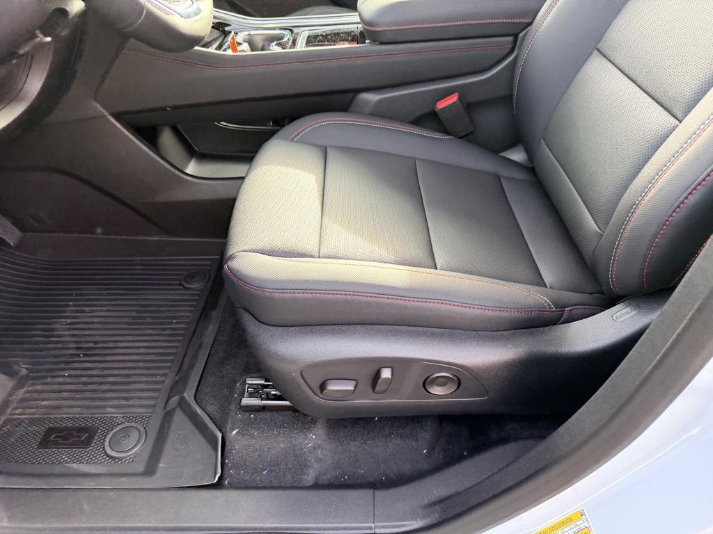 new 2026 Chevrolet Traverse car, priced at $53,601