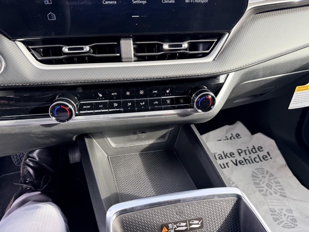 new 2026 Chevrolet Equinox car, priced at $32,485