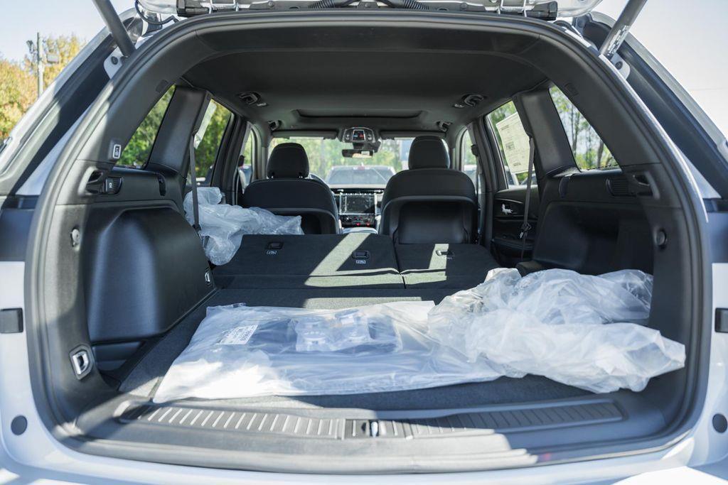 new 2025 Jeep Grand Cherokee car, priced at $33,535