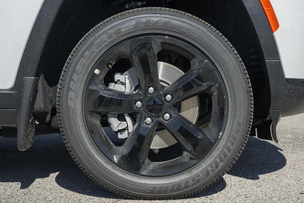 new 2025 Jeep Grand Cherokee L car, priced at $41,495