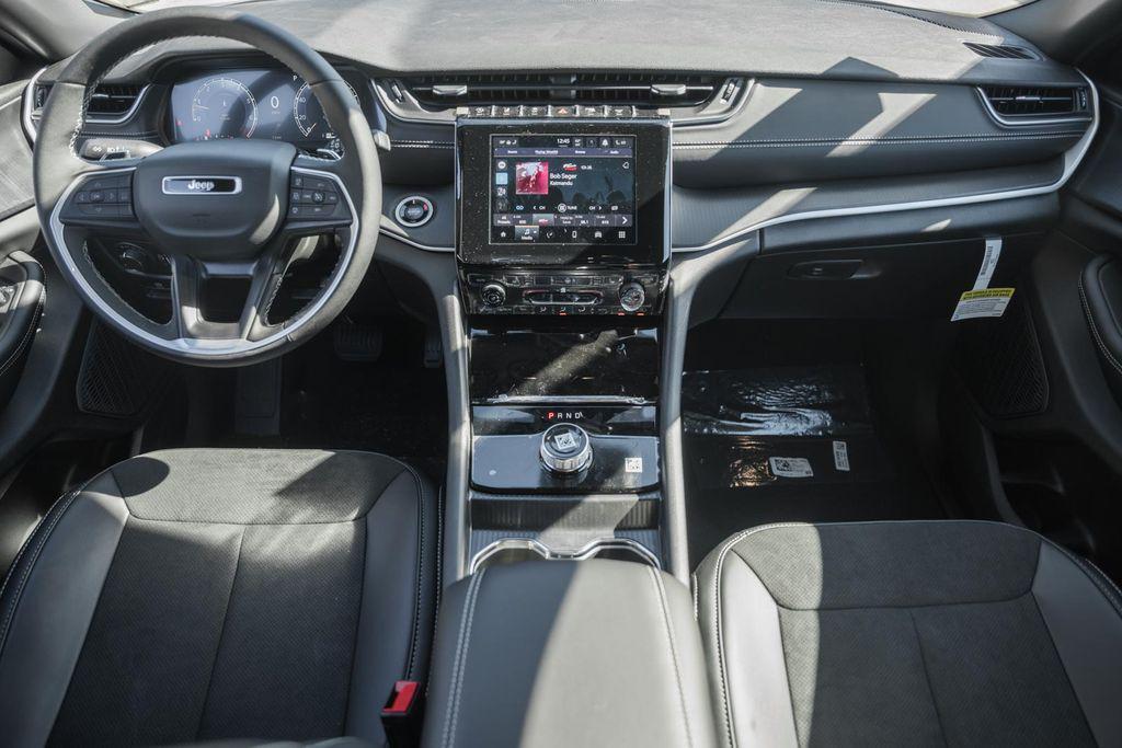 new 2025 Jeep Grand Cherokee L car, priced at $41,495