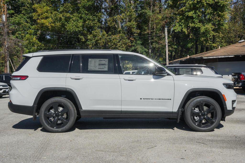 new 2025 Jeep Grand Cherokee L car, priced at $41,495