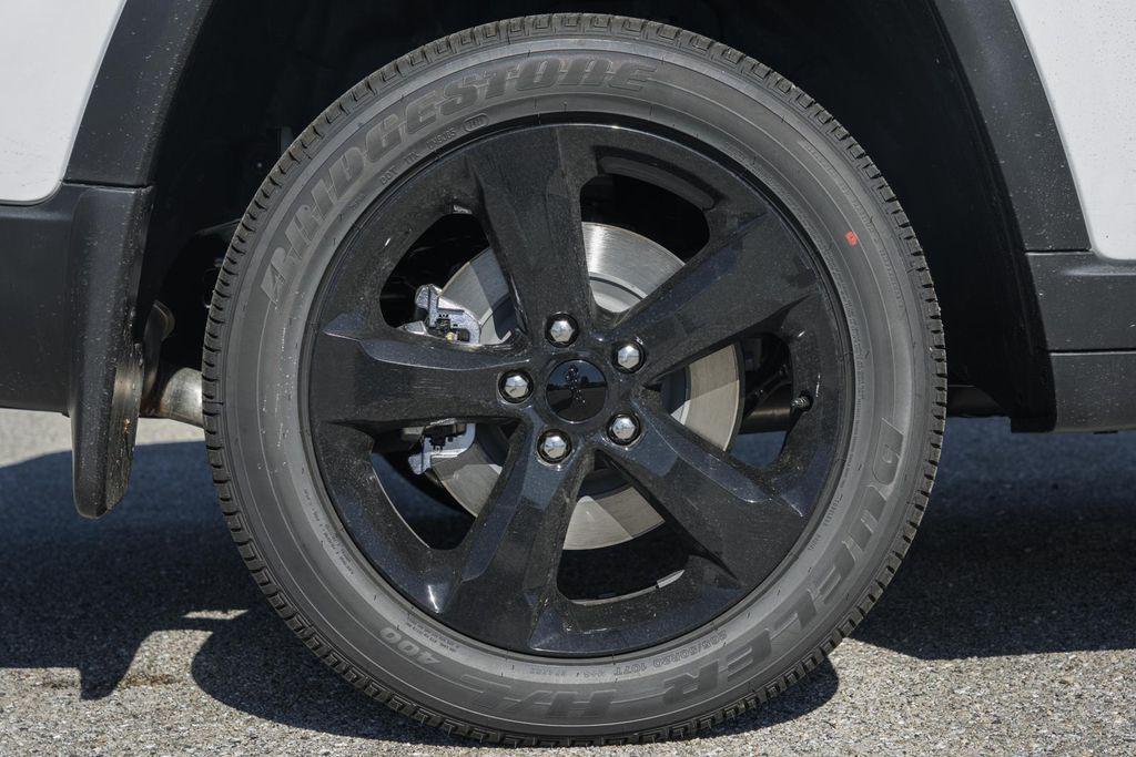 new 2025 Jeep Grand Cherokee L car, priced at $41,495