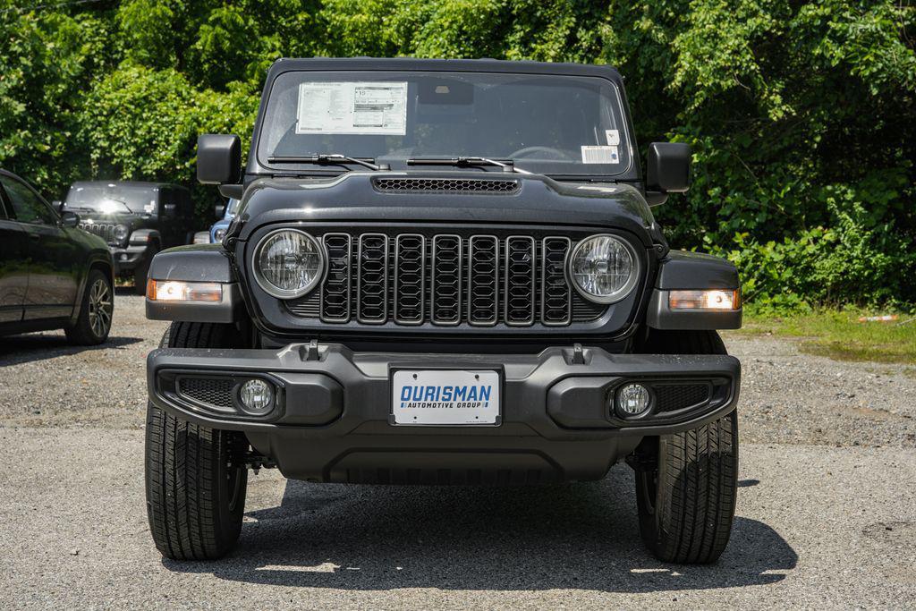 new 2025 Jeep Gladiator car, priced at $43,620