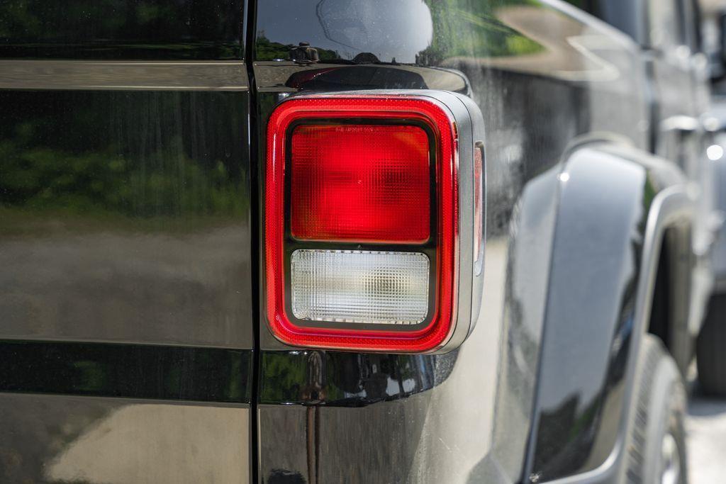 new 2025 Jeep Gladiator car, priced at $38,920