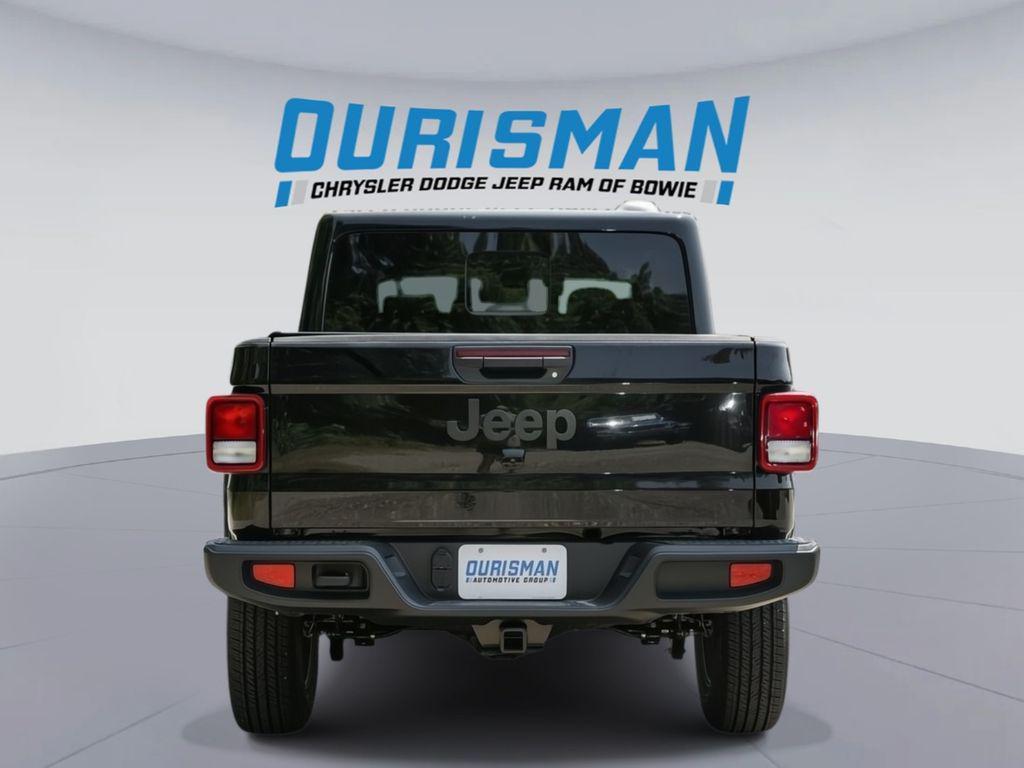 new 2025 Jeep Gladiator car, priced at $38,920