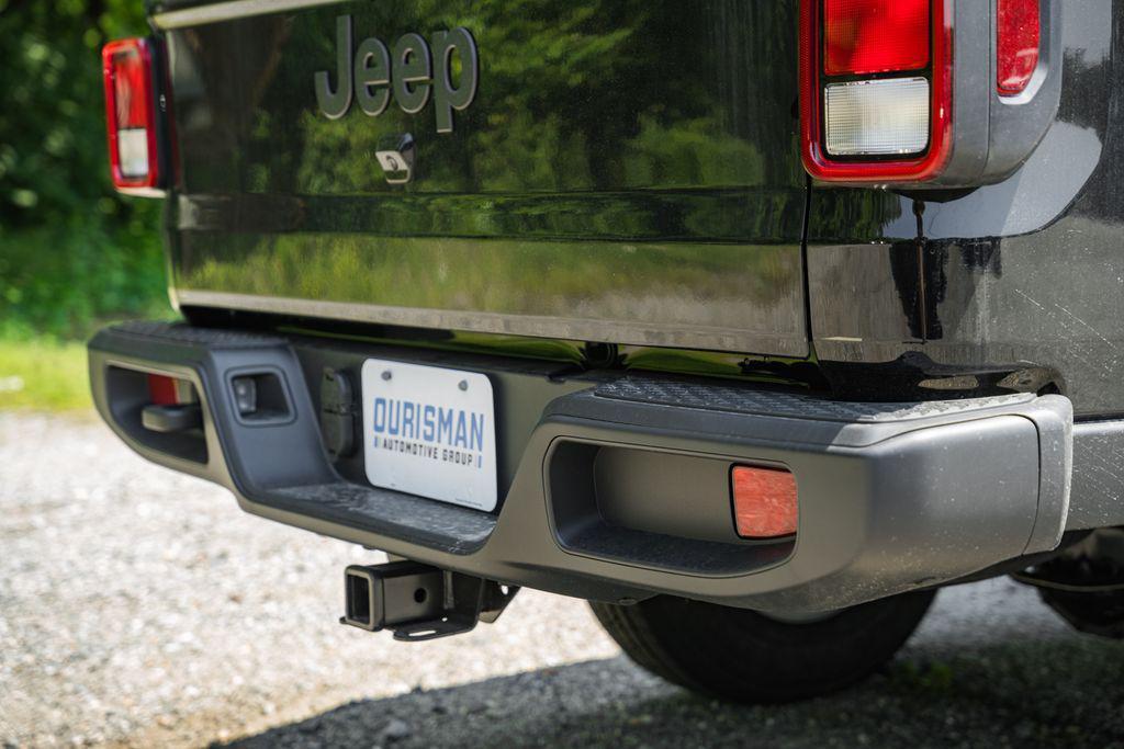 new 2025 Jeep Gladiator car, priced at $43,620