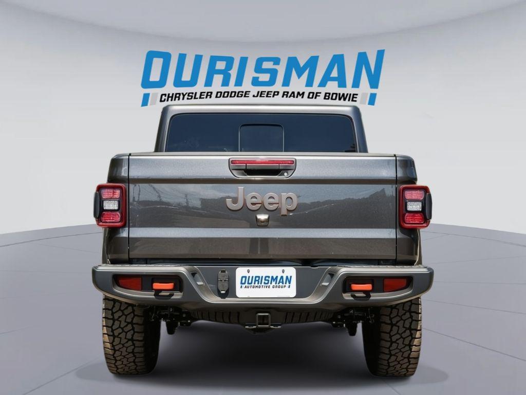 new 2025 Jeep Gladiator car, priced at $42,535