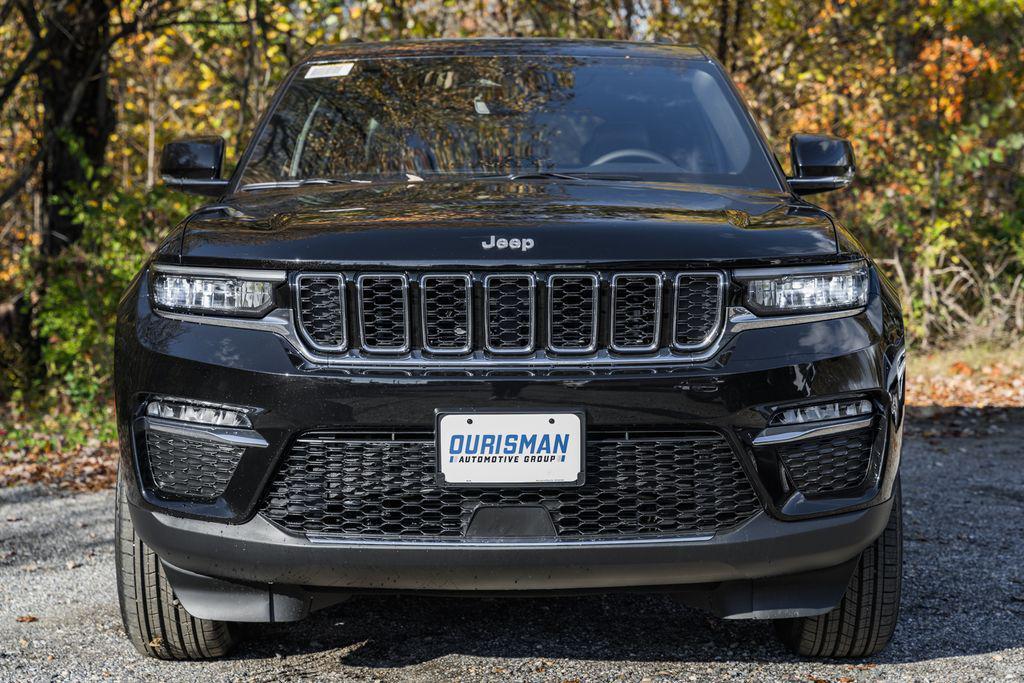 new 2025 Jeep Grand Cherokee car, priced at $39,300