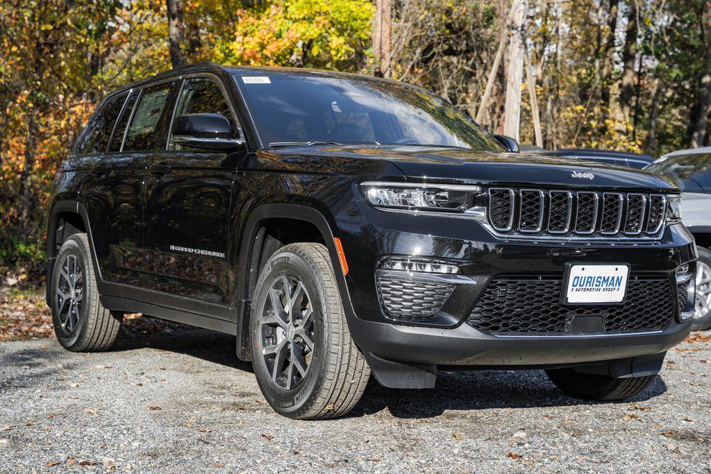 new 2025 Jeep Grand Cherokee car, priced at $39,300