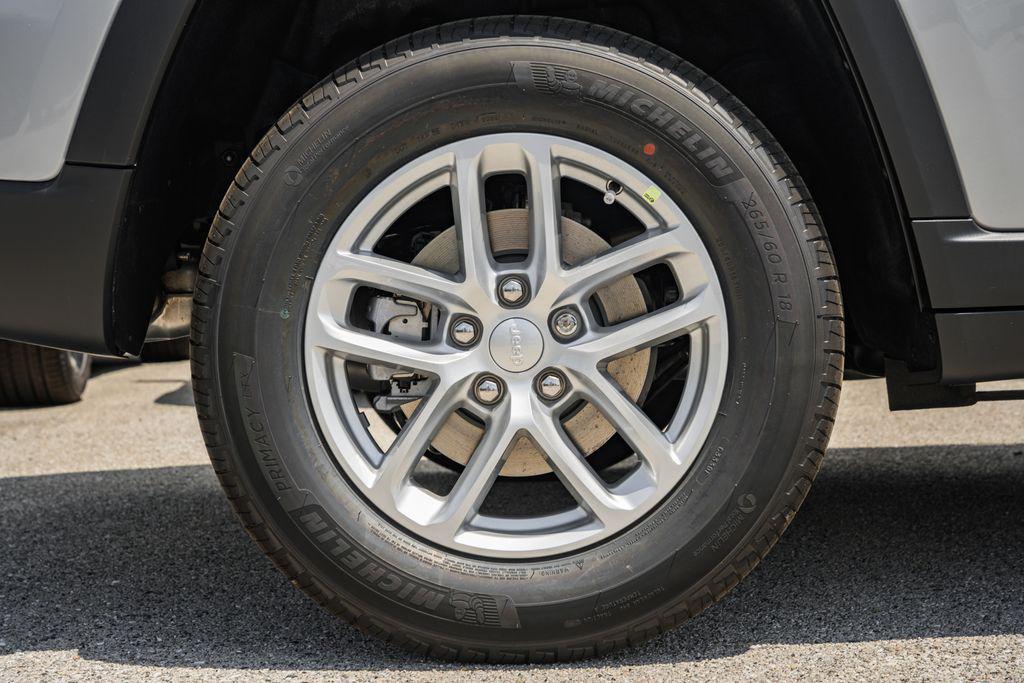 new 2025 Jeep Grand Cherokee car, priced at $32,131