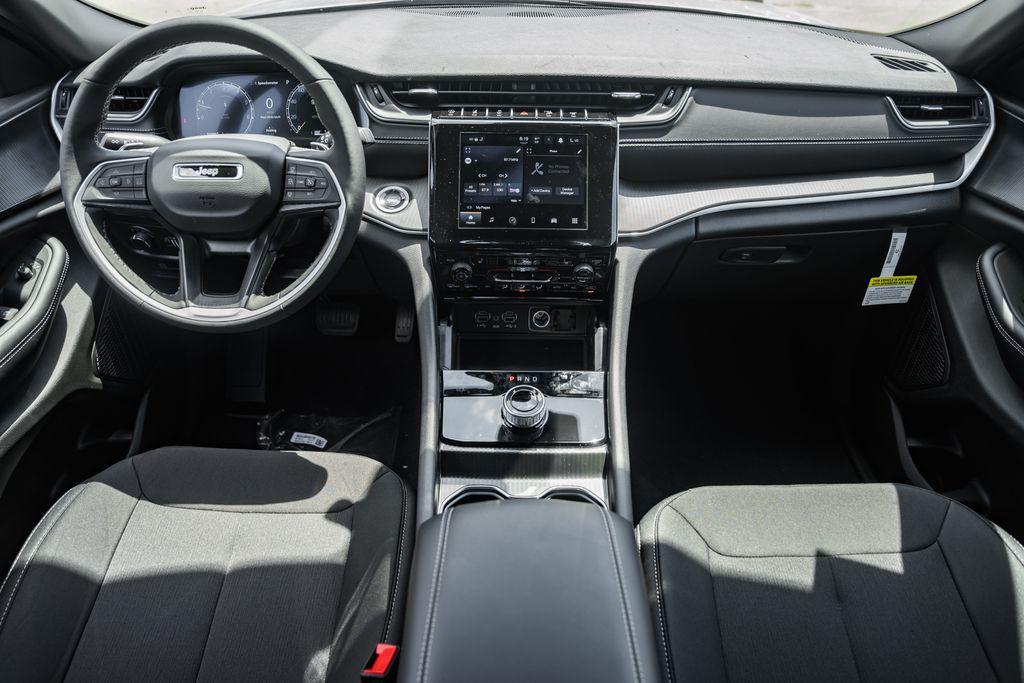 new 2025 Jeep Grand Cherokee car, priced at $32,131