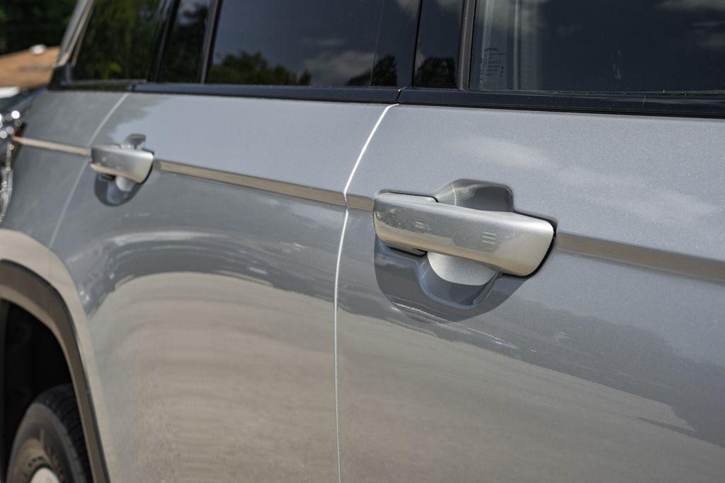 new 2025 Jeep Grand Cherokee car, priced at $32,131