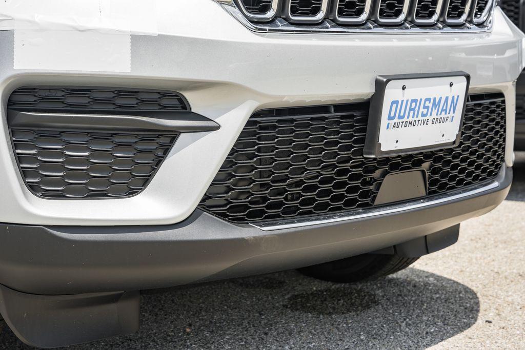 new 2025 Jeep Grand Cherokee car, priced at $32,131