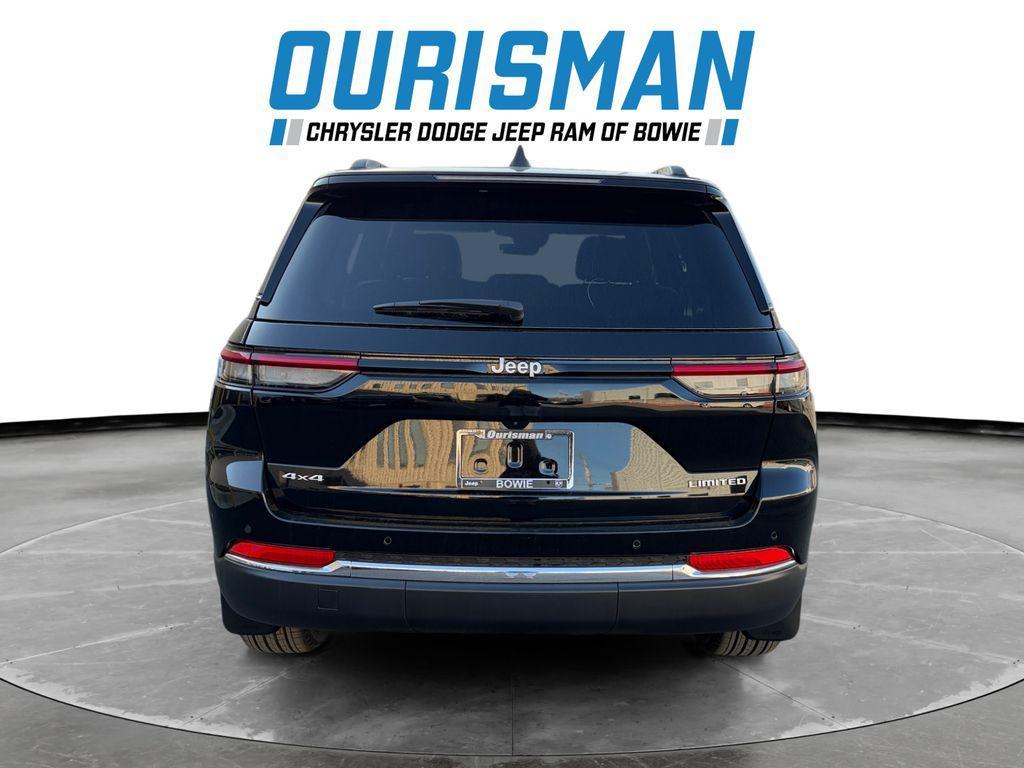 new 2025 Jeep Grand Cherokee car, priced at $37,600