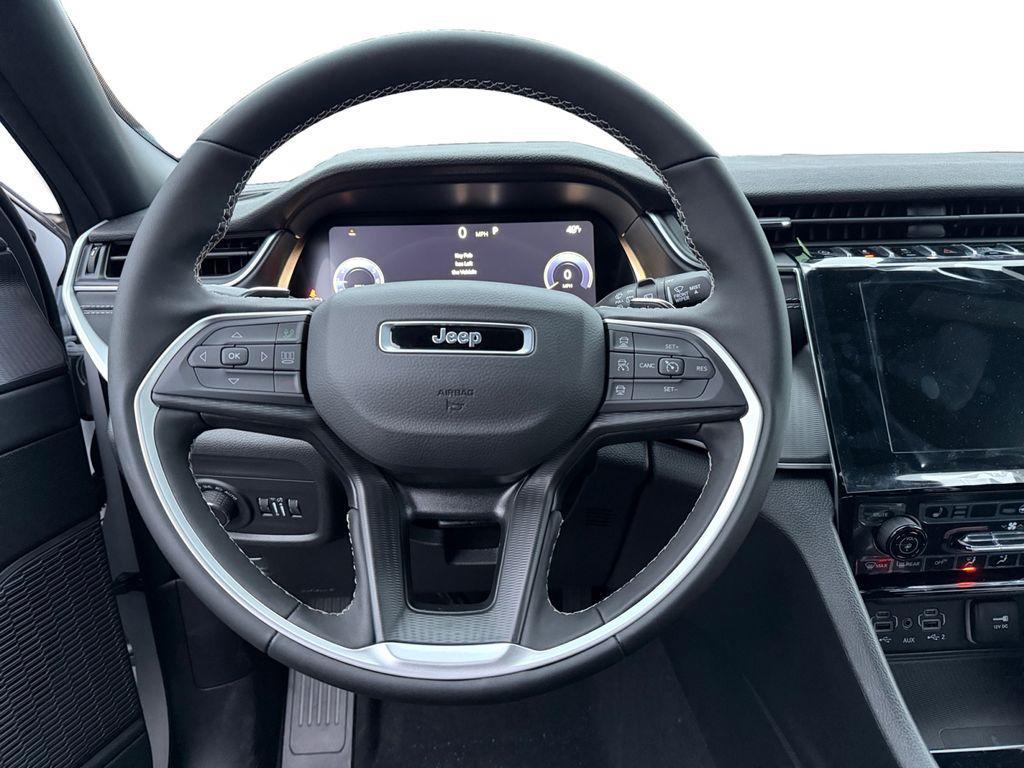 new 2025 Jeep Grand Cherokee car, priced at $35,799