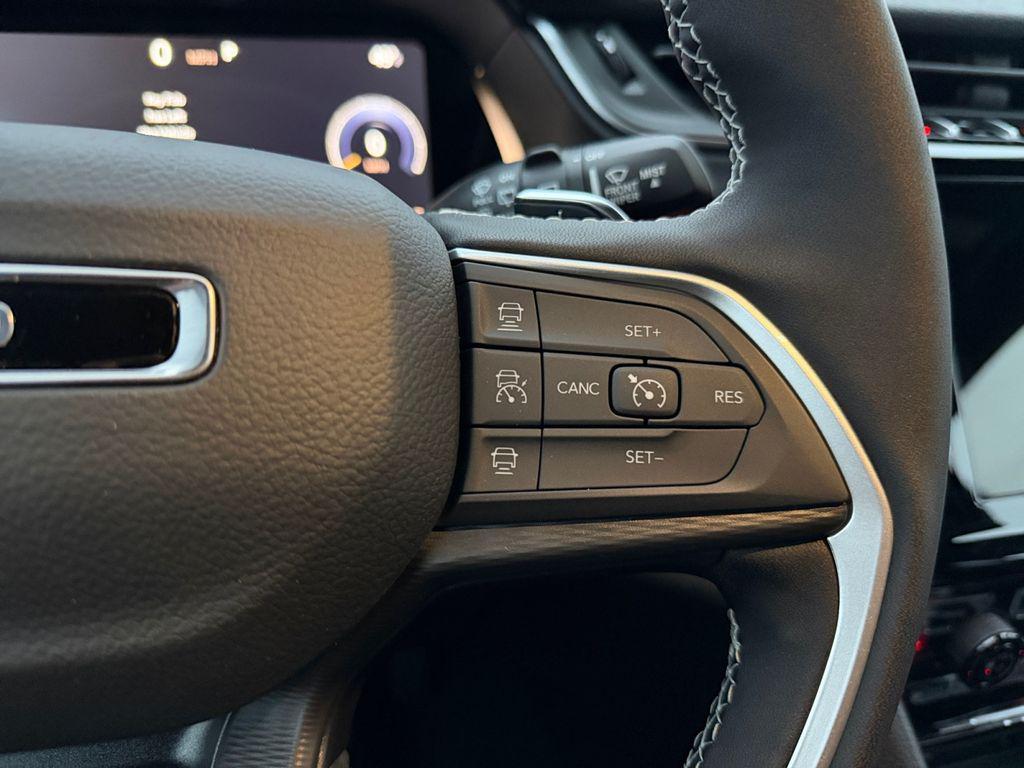 new 2025 Jeep Grand Cherokee car, priced at $35,799