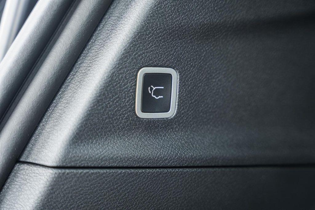 new 2025 Chrysler Pacifica car, priced at $37,575