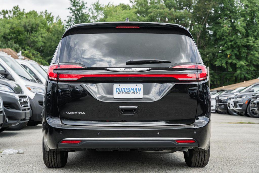 new 2025 Chrysler Pacifica car, priced at $38,075