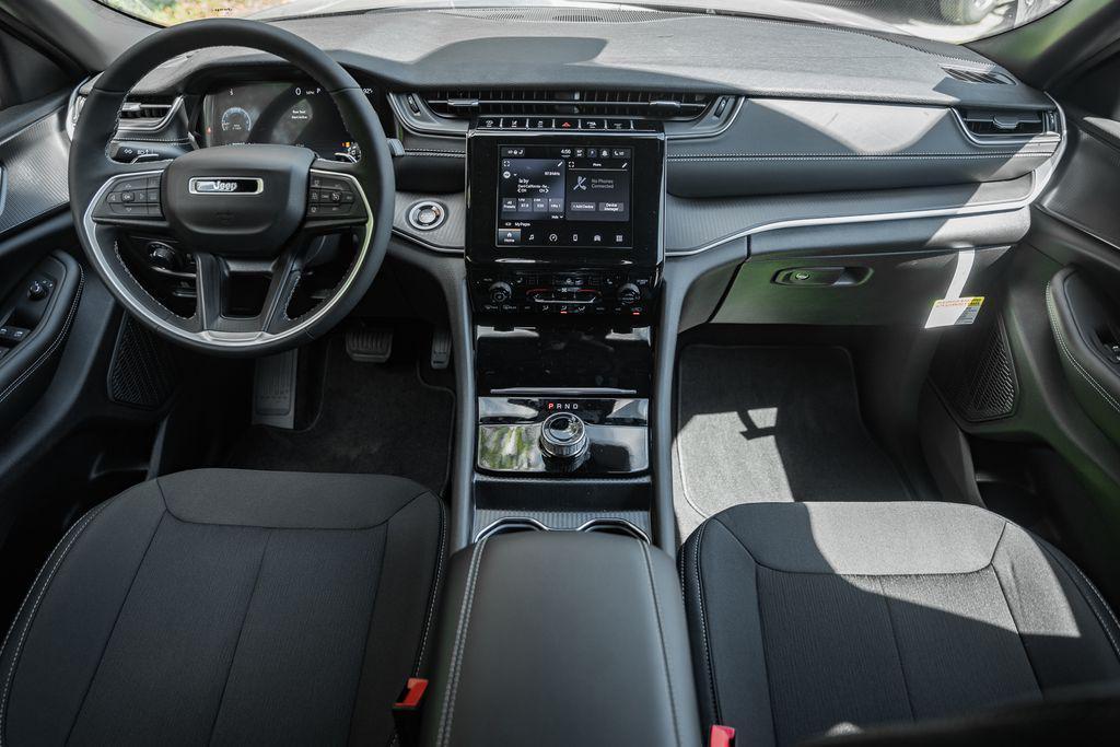 new 2025 Jeep Grand Cherokee L car, priced at $37,198