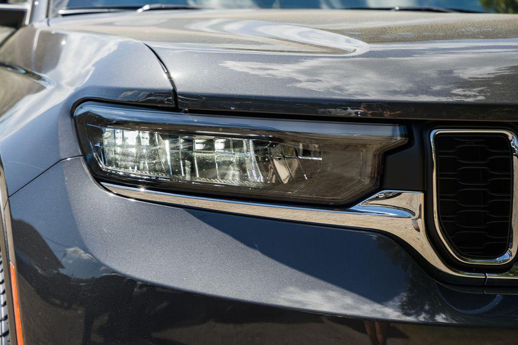 new 2025 Jeep Grand Cherokee L car, priced at $37,198