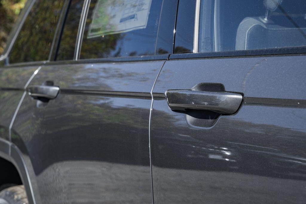 new 2025 Jeep Grand Cherokee car, priced at $32,514