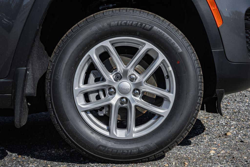 new 2025 Jeep Grand Cherokee car, priced at $32,514