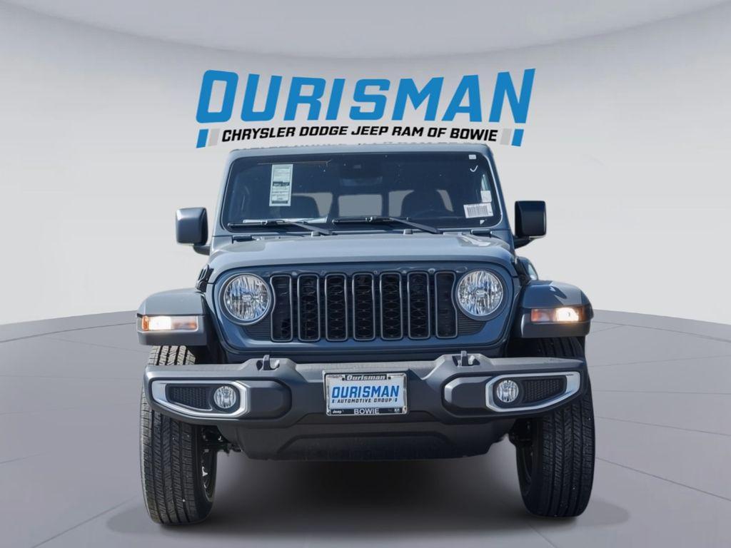 new 2025 Jeep Gladiator car, priced at $41,534