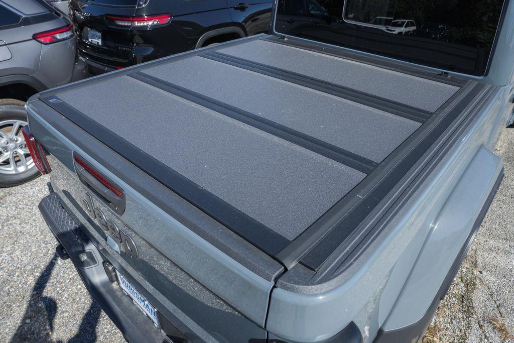 new 2025 Jeep Gladiator car, priced at $41,534